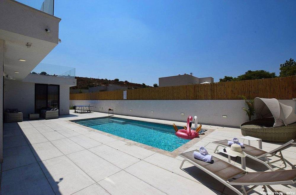 119130 המתחם החיצוני, אצולת האלה, וילה  בישעי וילות - Vila 4 U