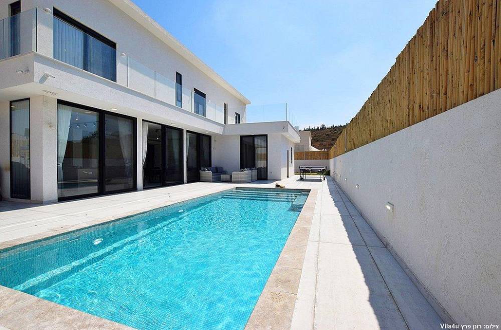119143 המתחם החיצוני, אצולת האלה, וילה  בישעי וילות - Vila 4 U