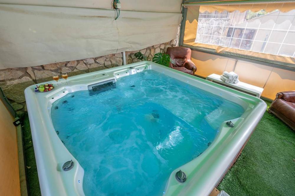 120693 המתחם החיצוני, וילה אריאל, וילה  בכפר ורדים וילות - Vila 4 U