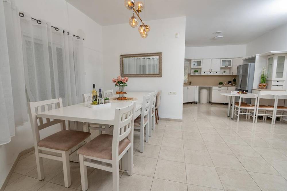 120700 המתחם הפנימי, וילה אריאל, וילה  בכפר ורדים וילות - Vila 4 U