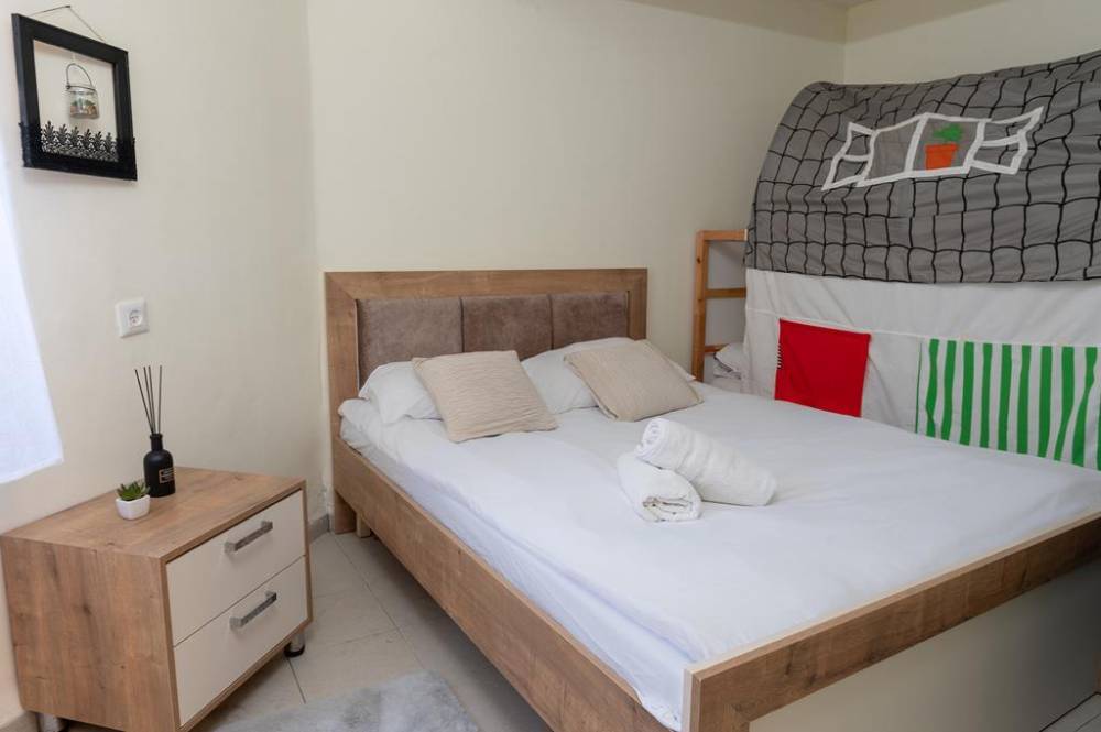 120708 המתחם הפנימי, וילה אריאל, וילה  בכפר ורדים וילות - Vila 4 U