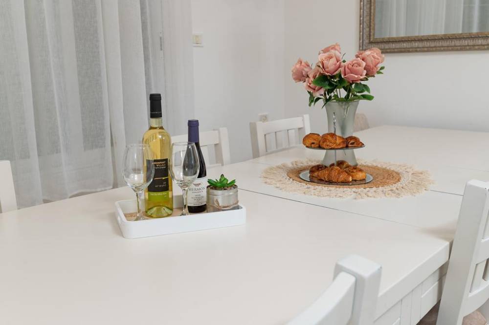 120711 המתחם הפנימי, וילה אריאל, וילה  בכפר ורדים וילות - Vila 4 U