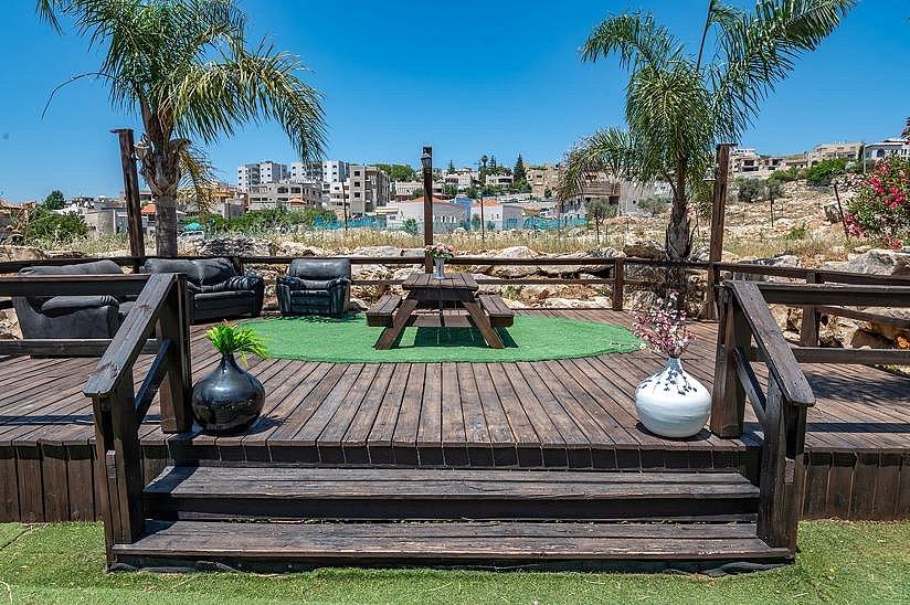 120727 המתחם החיצוני, וילה אריאל, וילה  בכפר ורדים וילות - Vila 4 U