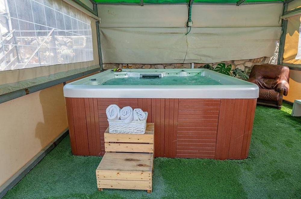 120730 המתחם החיצוני, וילה אריאל, וילה  בכפר ורדים וילות - Vila 4 U