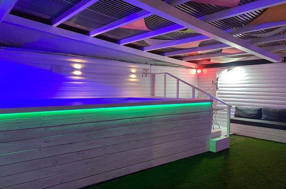 121161 המתחם החיצוני, ווין לופט, וילה  בנתניה וילות - Vila 4 U