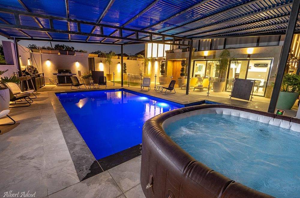 124502 גלריית חוץ, מתחם אירוח אודט, וילה  בזרעית וילות - Vila 4 U