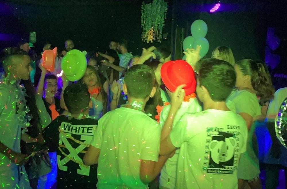 127749 חוגגים בציקה, ציקה קלאב, וילה  באשדוד וילות - Vila 4 U