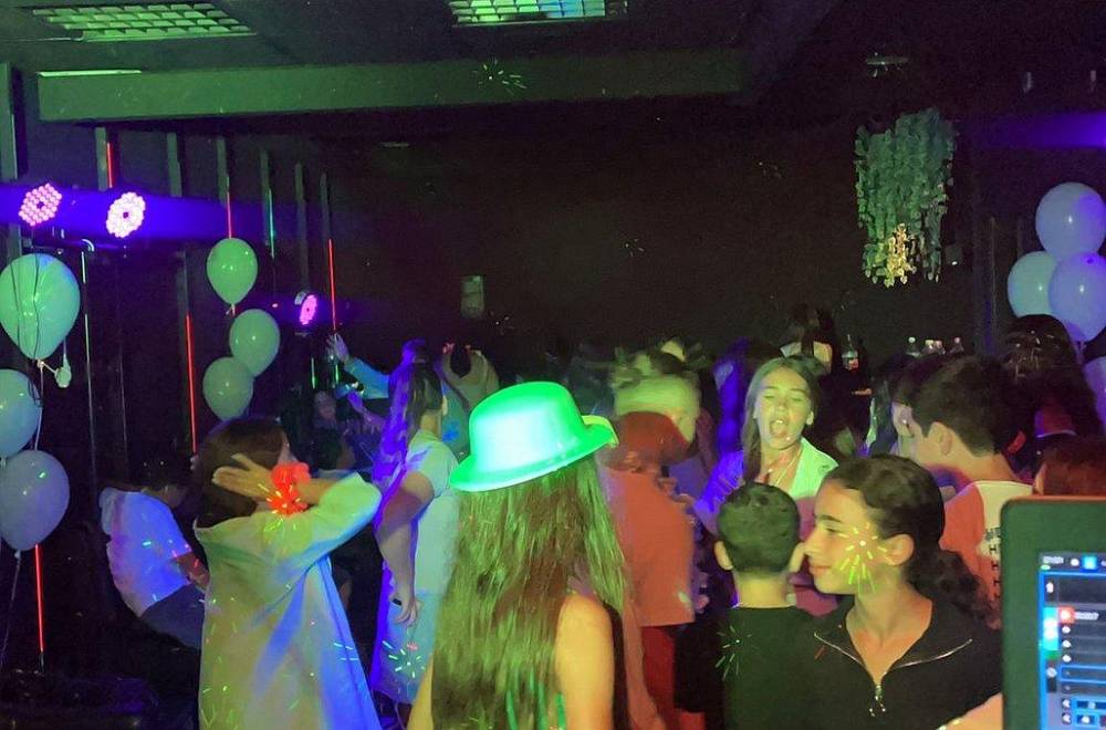 127750 חוגגים בציקה, ציקה קלאב, וילה  באשדוד וילות - Vila 4 U