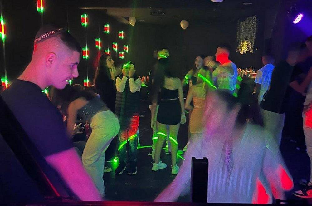 127755 חוגגים בציקה, ציקה קלאב, וילה  באשדוד וילות - Vila 4 U