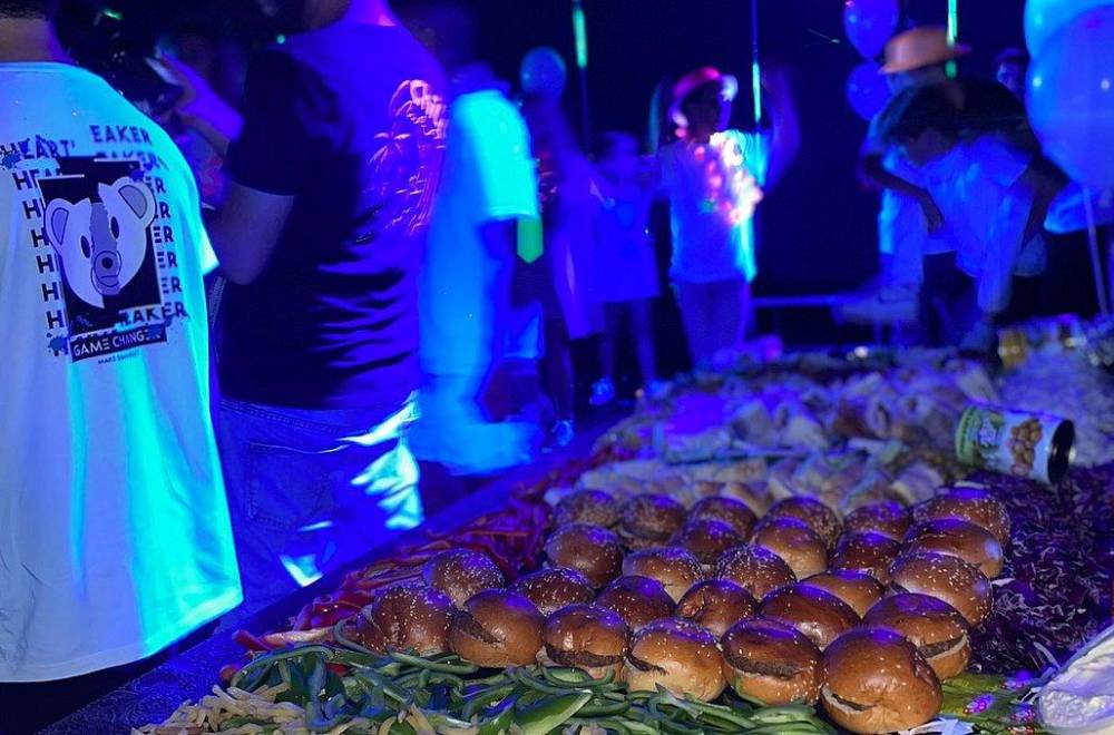 127756 חוגגים בציקה, ציקה קלאב, וילה  באשדוד וילות - Vila 4 U