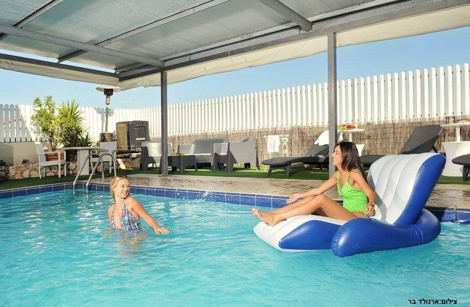 127804 המתחם החיצוני, וילה אביה - Villa Aviya, וילה  בנוף כנרת וילות - Vila 4 U