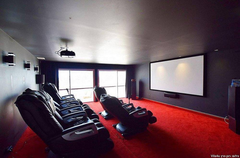 129925 חדר קולנוע, וילה בנגמין על הים, וילה  באשדוד וילות - Vila 4 U