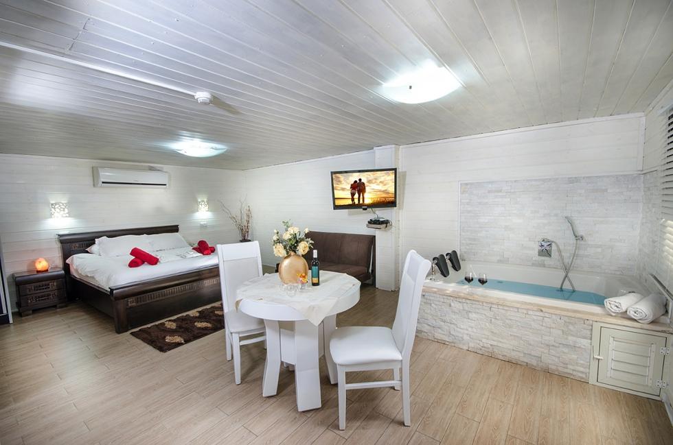 130250 הבקתות, אחוזת משה, וילה  בחזון וילות - Vila 4 U