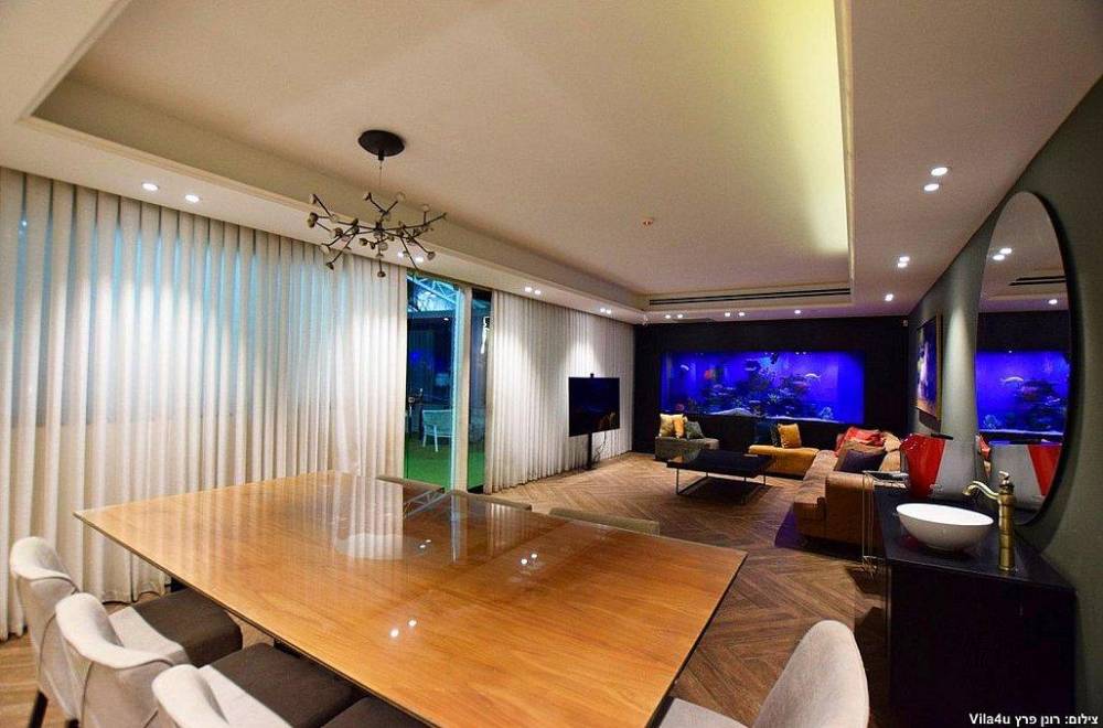 130327 מתחם פנימי, בית האצילים איוונטס, וילה  בנתניה וילות - Vila 4 U