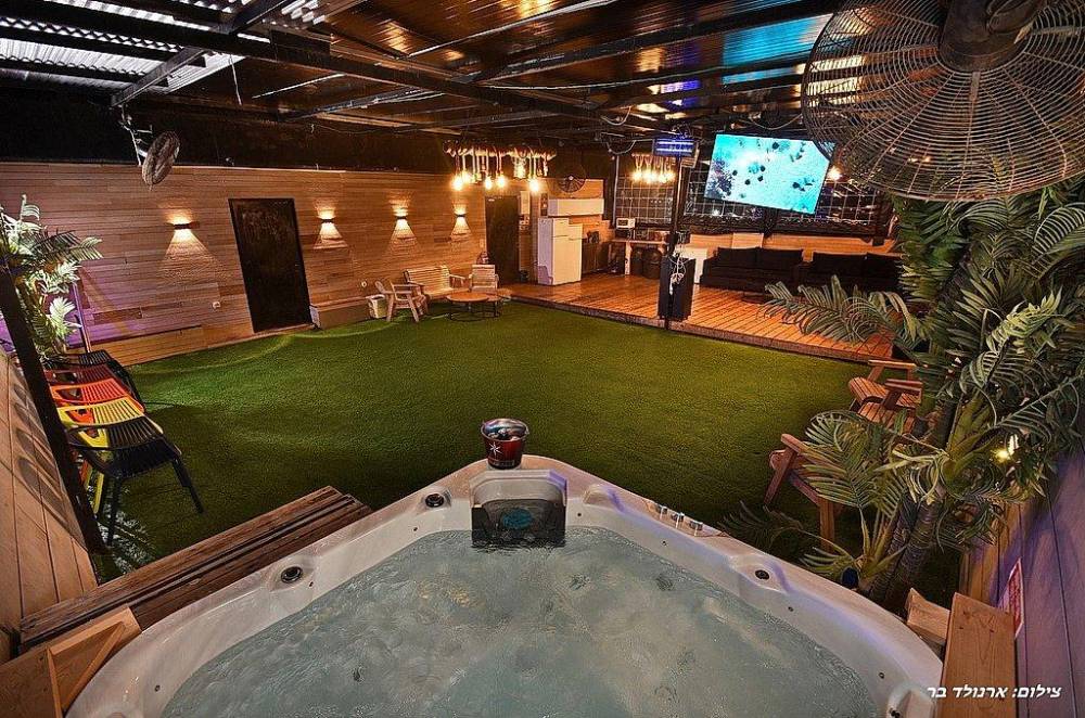 130605 המתחם החיצוני, סיטי רוף - City Roof, וילה  בפתח תקווה וילות - Vila 4 U