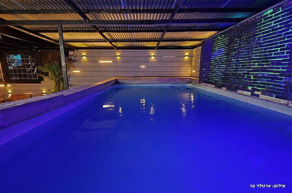 130606 המתחם החיצוני, סיטי רוף - City Roof, וילה  בפתח תקווה וילות - Vila 4 U