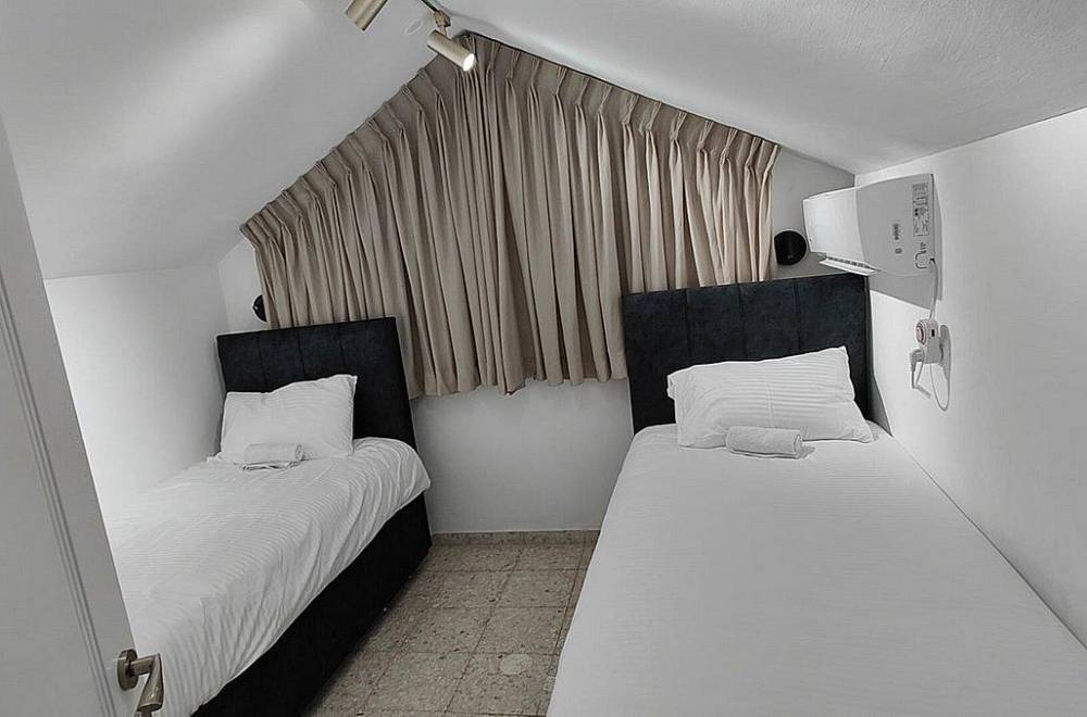 131052 מתחם פנימי, אצולת אירופה - גבעות ירושלים, וילה  בירושלים וילות - Vila 4 U