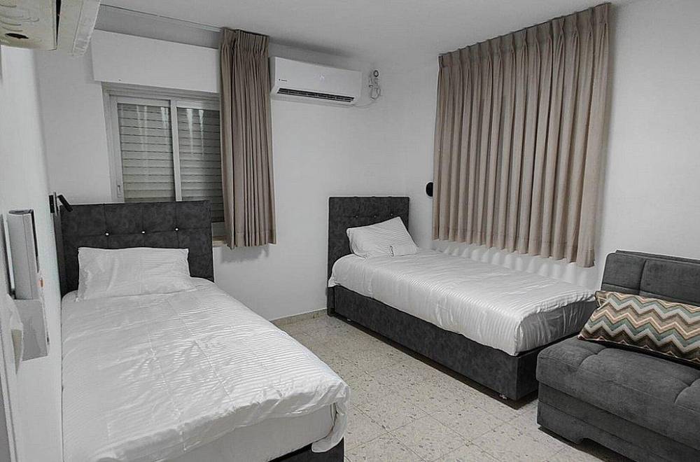 131059 מתחם פנימי, אצולת אירופה - גבעות ירושלים, וילה  בירושלים וילות - Vila 4 U