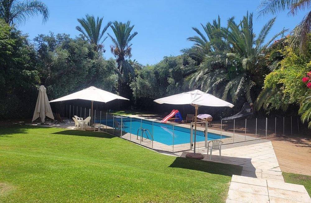 131209 גלריית חוץ, וילה אן קיסריה, וילה  בקיסריה וילות - Vila 4 U