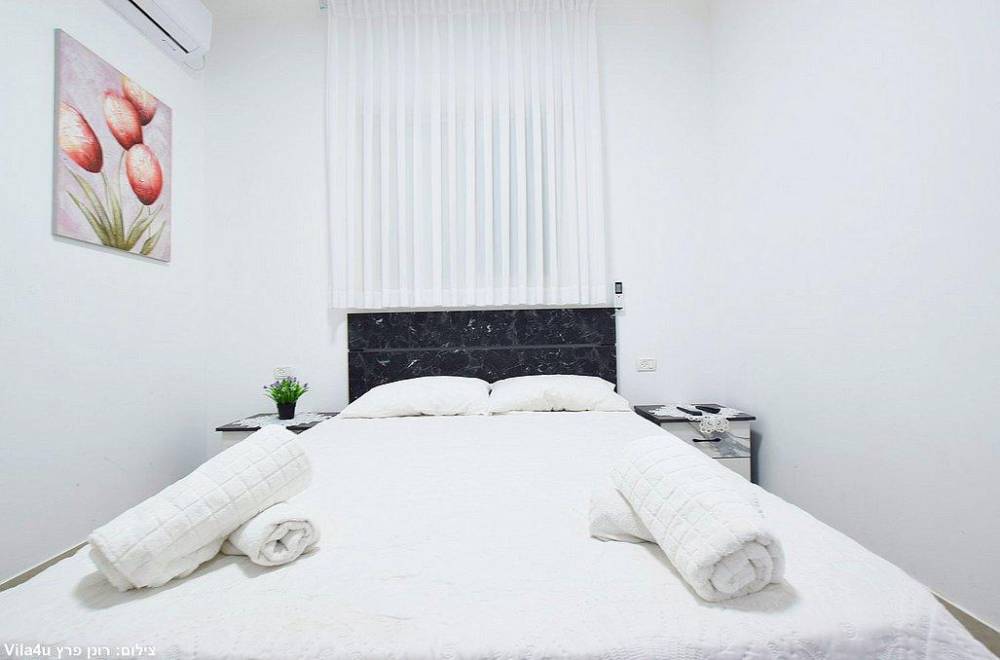 132750 מתחם פנימי, וילה גולד בוטיק, וילה  בעבדון וילות - Vila 4 U