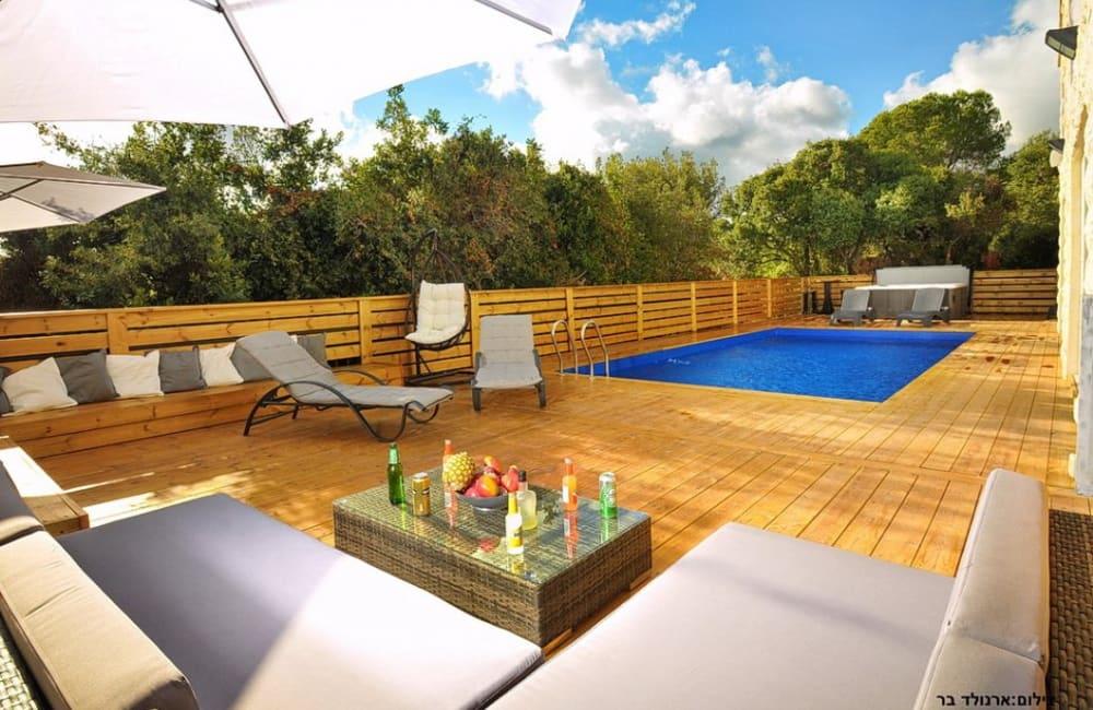 133098 המתחם החיצוני, וילה אלת היער, וילה  בגרנות הגליל וילות - Vila 4 U