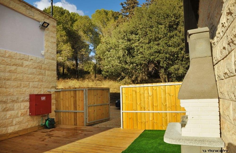 133118 המתחם החיצוני, וילה אלת היער, וילה  בגרנות הגליל וילות - Vila 4 U
