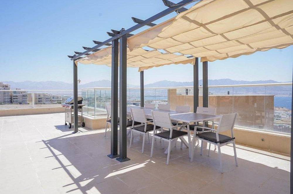 135299 המתחם החיצוני, פנטהאוז בצל ההר, וילה  באילת וילות - Vila 4 U