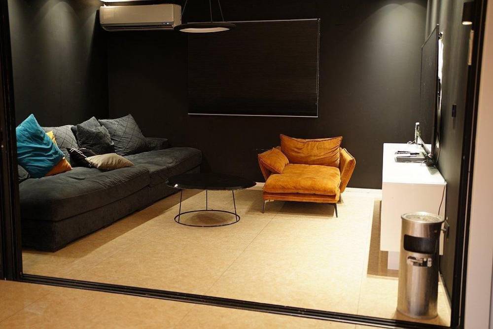 136211 הסלון והסוויטות, אחוזת דה אורו ריזורט, וילה  בנתניה וילות - Vila 4 U