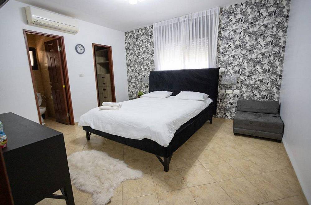 136956 גלריה כללית, לאקי וילה, וילה  בכפר חנניה וילות - Vila 4 U