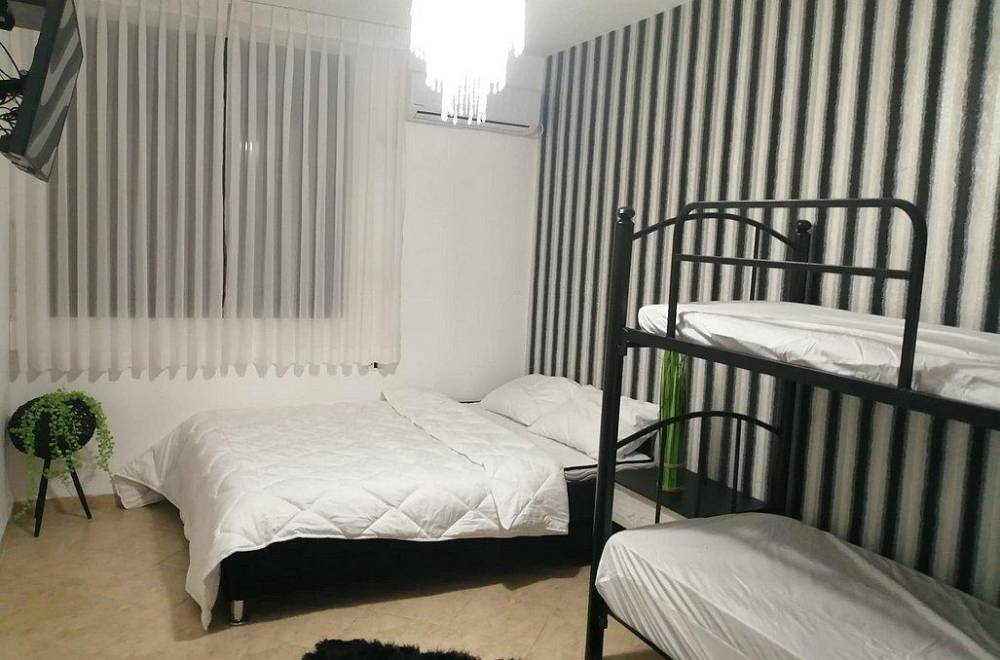 137014 גלריית פנים, לאקי וילה, וילה  בכפר חנניה וילות - Vila 4 U