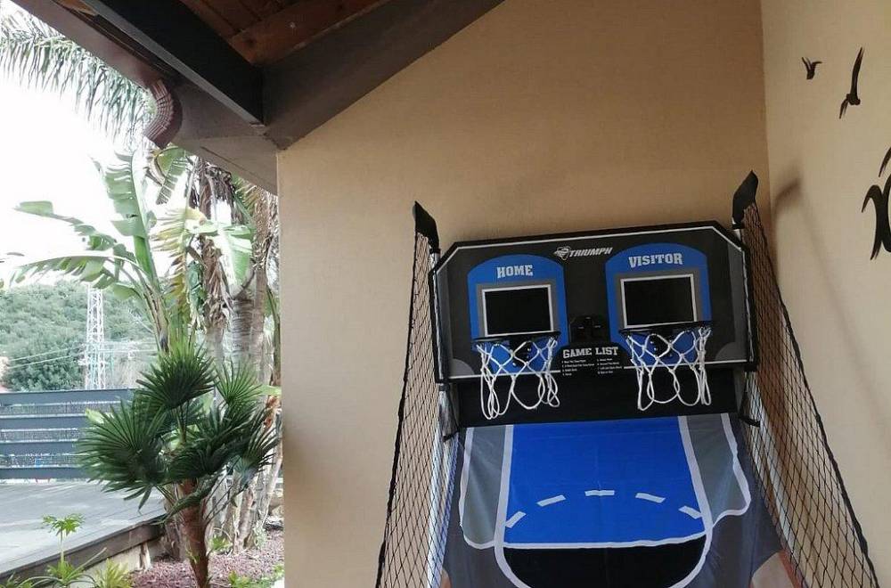 137054 המתחם החיצוני, לאקי וילה, וילה  בכפר חנניה וילות - Vila 4 U