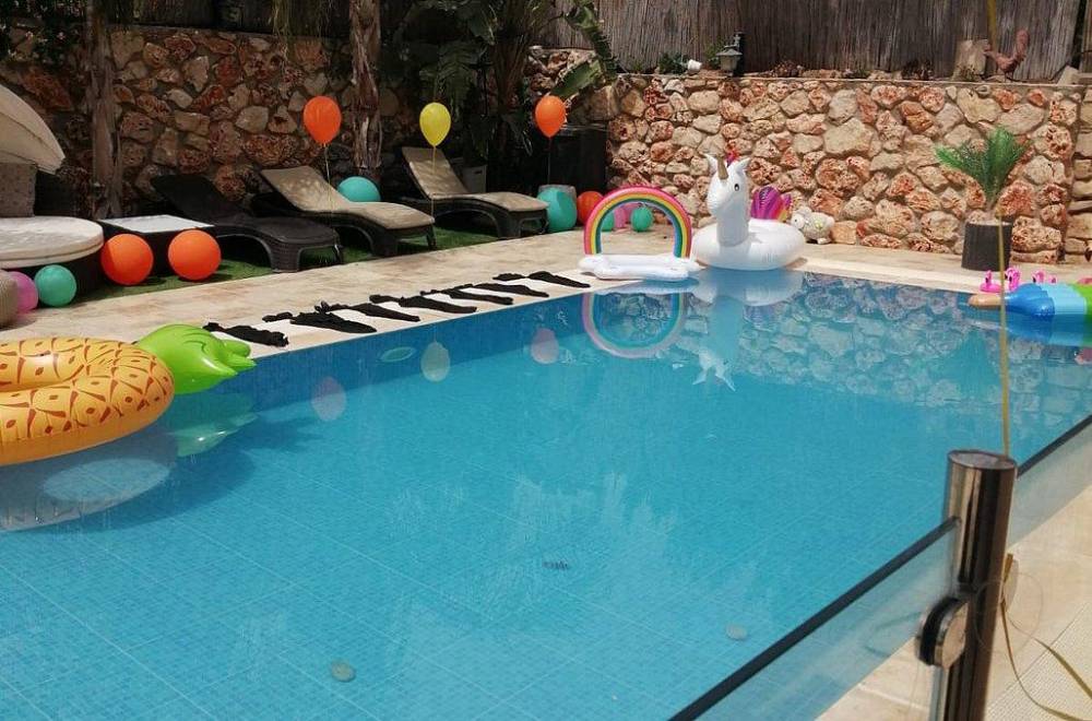 137057 המתחם החיצוני, לאקי וילה, וילה  בכפר חנניה וילות - Vila 4 U