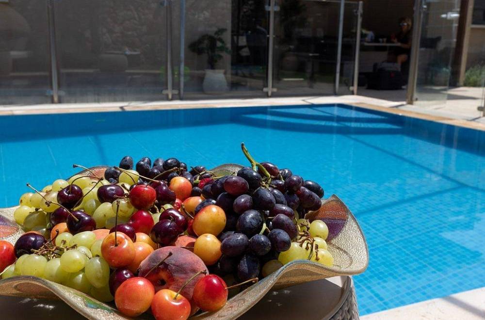 137072 המתחם החיצוני, לאקי וילה, וילה  בכפר חנניה וילות - Vila 4 U