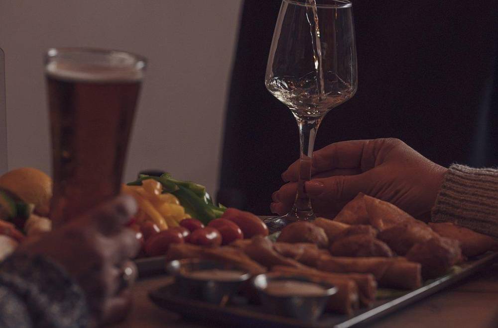 שוגה בר התפריט בירות מהחבית התפריט שלנו, שוגה בר - Shuga Bar, וילה  ברחובות וילות - Vila 4 U