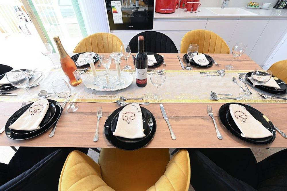 138371 מתחם פנימי, מימוסה מגדל, וילה  במגדל וילות - Vila 4 U