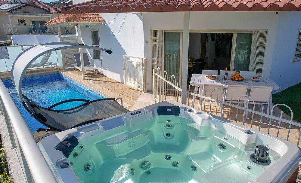 138380 מתחם הבריכה והספא, מימוסה מגדל, וילה  במגדל וילות - Vila 4 U