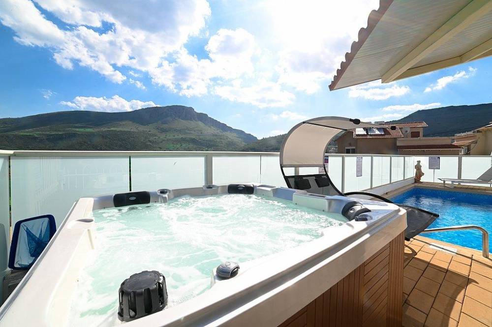 138389 מתחם הבריכה והספא, מימוסה מגדל, וילה  במגדל וילות - Vila 4 U