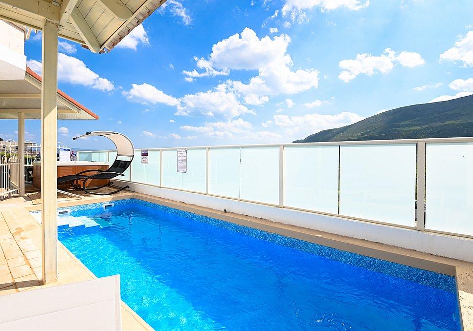 138391 מתחם הבריכה והספא, מימוסה מגדל, וילה  במגדל וילות - Vila 4 U