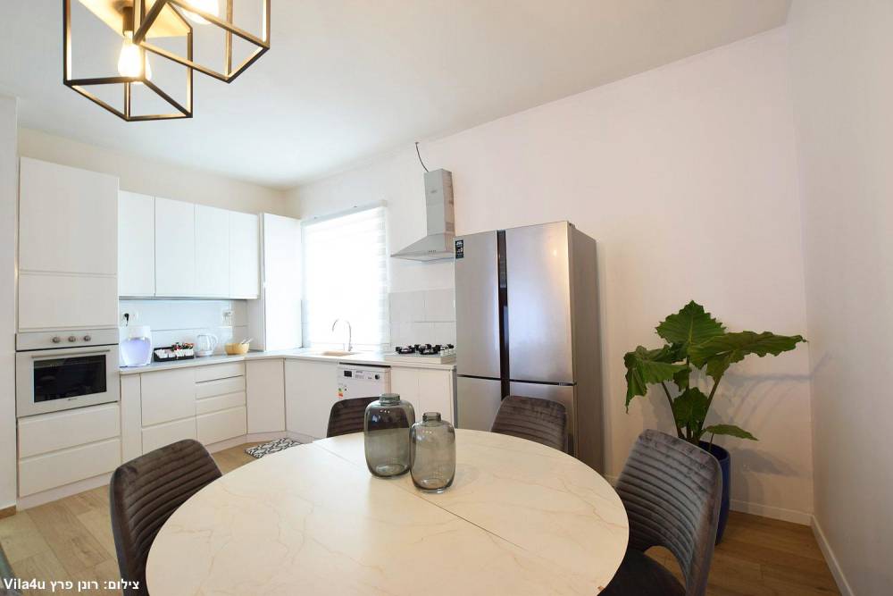 138700 המתחם הפנימי, לה וילה - La Vila פוריה, וילה  בפוריה כפר עבודה וילות - Vila 4 U