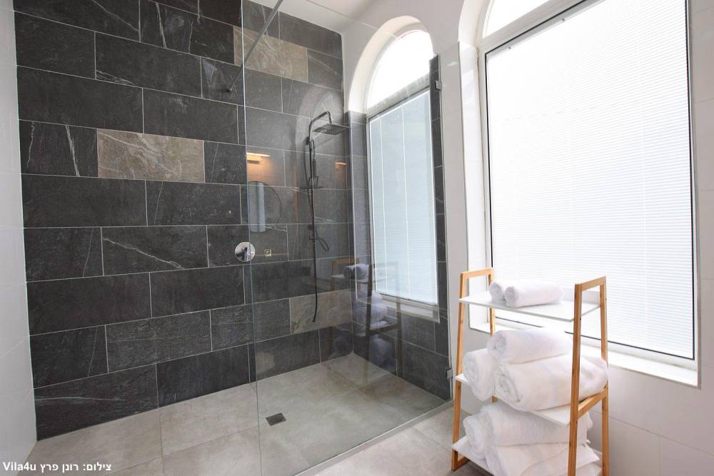 138707 המתחם הפנימי, לה וילה - La Vila פוריה, וילה  בפוריה כפר עבודה וילות - Vila 4 U