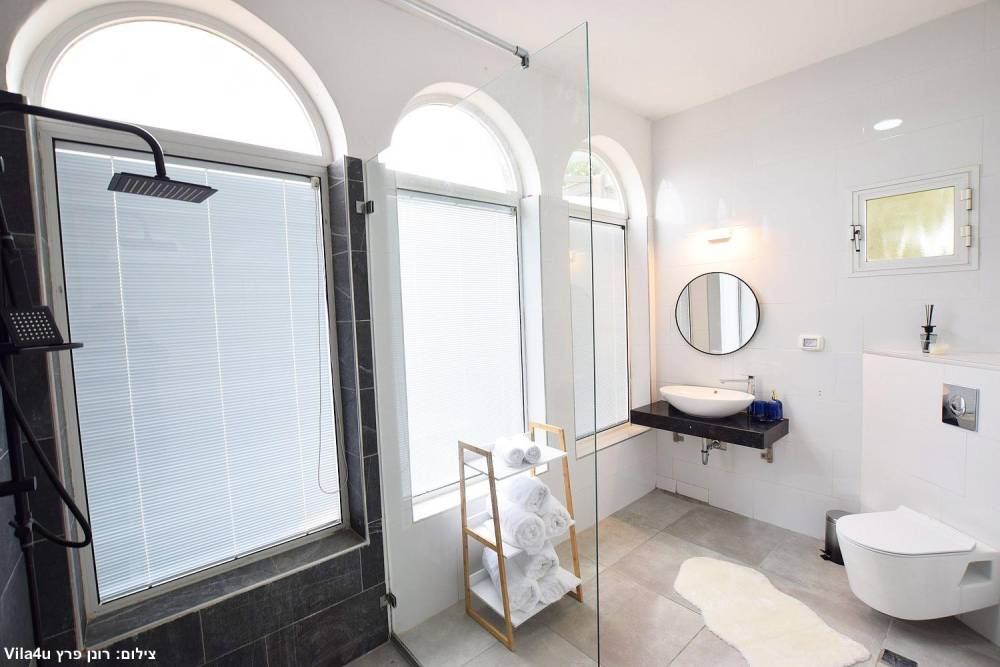 138710 המתחם הפנימי, לה וילה - La Vila פוריה, וילה  בפוריה כפר עבודה וילות - Vila 4 U