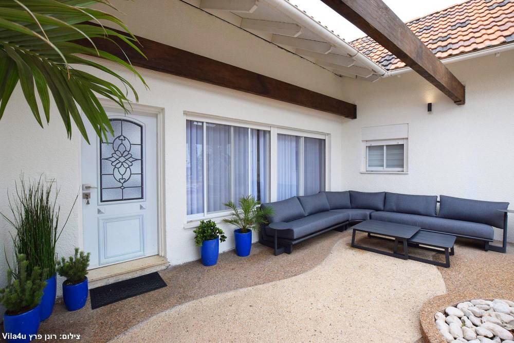 138735 המתחם החיצוני, לה וילה - La Vila פוריה, וילה  בפוריה כפר עבודה וילות - Vila 4 U