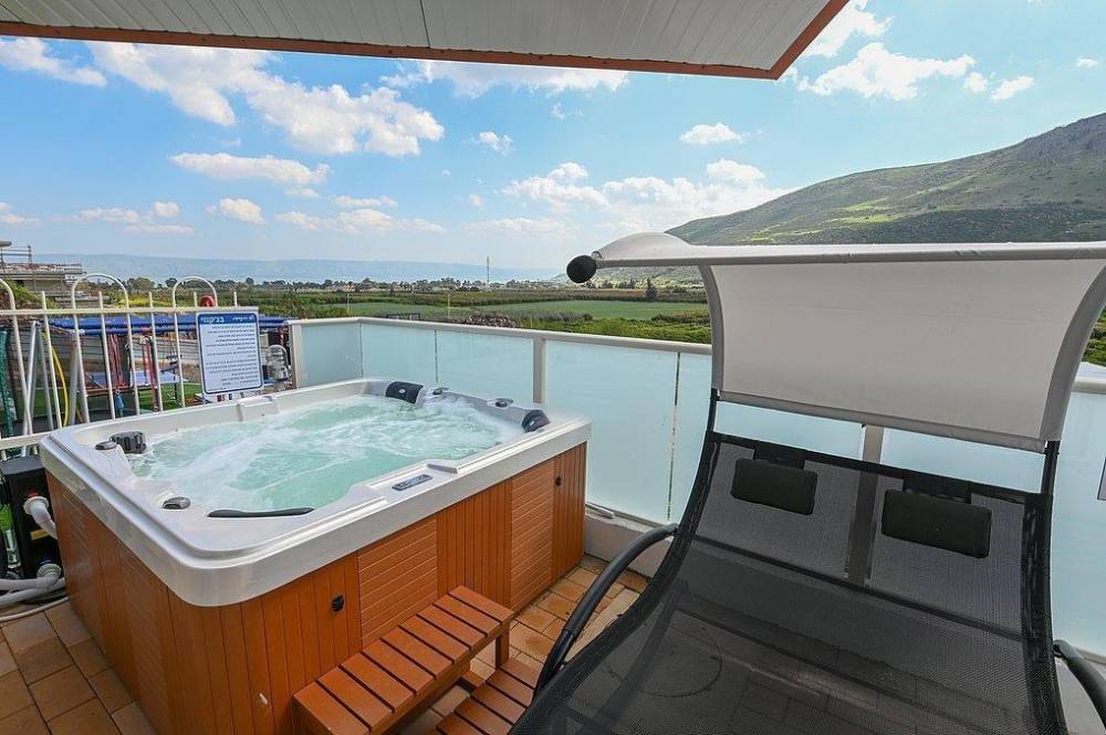 140413 גלריה כללית, מימוסה מגדל, וילה  במגדל וילות - Vila 4 U