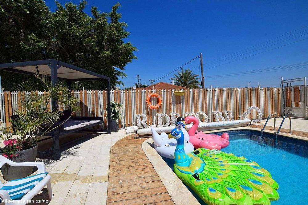 142180 כללי, בריכת הסולטן, וילה  בעזריקם וילות - Vila 4 U