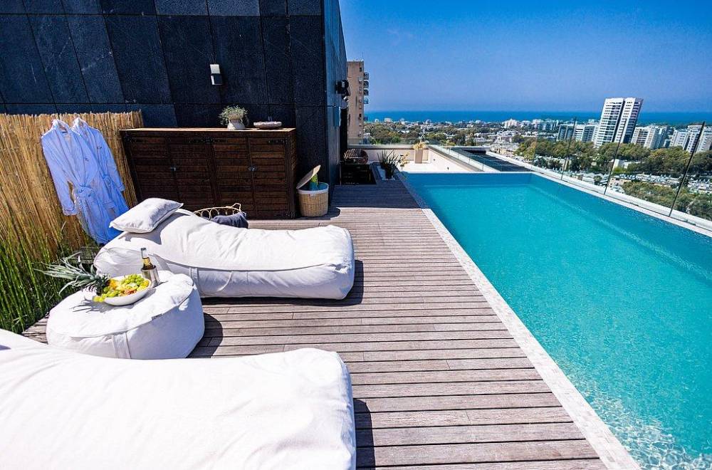 146250 מתחם הבריכה, Serene - סירין, וילה  בחיפה וילות - Vila 4 U