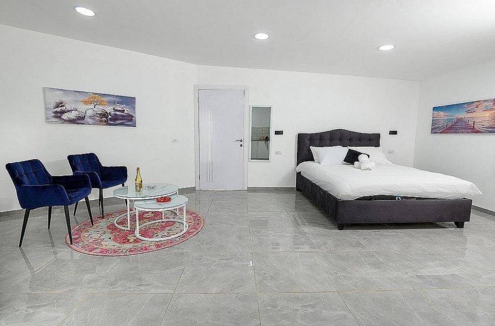 146490 מתחם אירוח גייקוב גלרי, מתחם אירוח גייקוב גלרי, וילה  בזרעית וילות - Vila 4 U