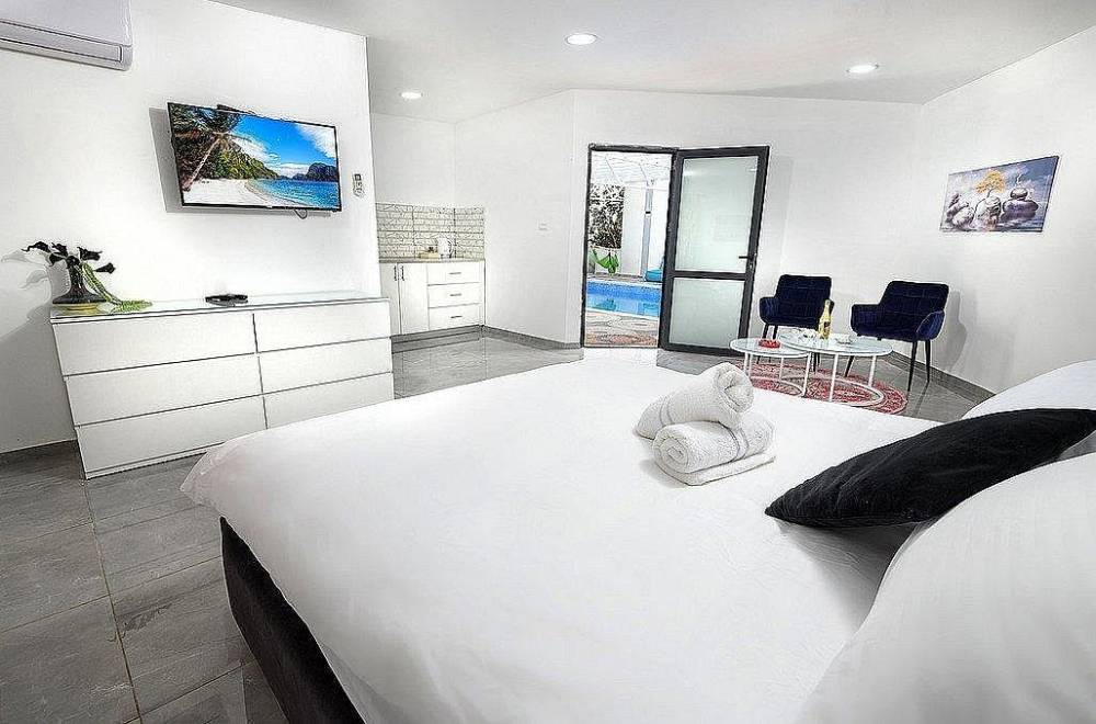 146510 גלריית פנים, מתחם אירוח גייקוב גלרי, וילה  בזרעית וילות - Vila 4 U