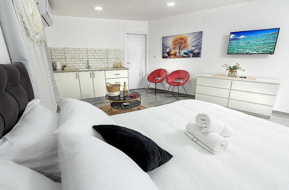 146517 גלריית פנים, מתחם אירוח גייקוב גלרי, וילה  בזרעית וילות - Vila 4 U