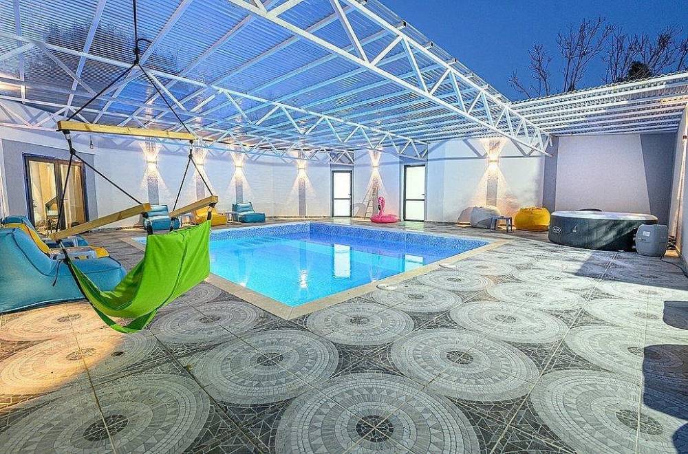 146549 מתחם הבריכה בערב, מתחם אירוח גייקוב גלרי, וילה  בזרעית וילות - Vila 4 U