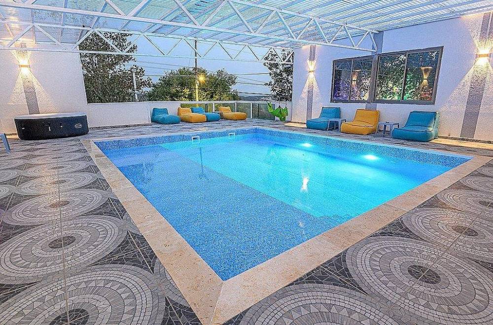 146556 מתחם הבריכה בערב, מתחם אירוח גייקוב גלרי, וילה  בזרעית וילות - Vila 4 U